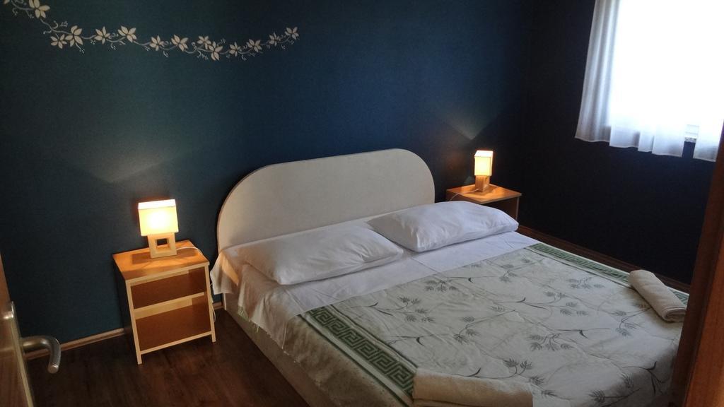 Apartments Laura I Angelina Tribalj Chambre photo